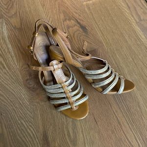 2/$25 Tory Burch// gold heels, size 8